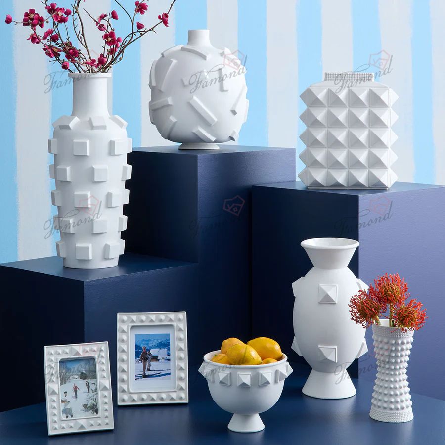 Decorate with Confidence: A Complete Guide to Choosing Vases for Your Home(图1)