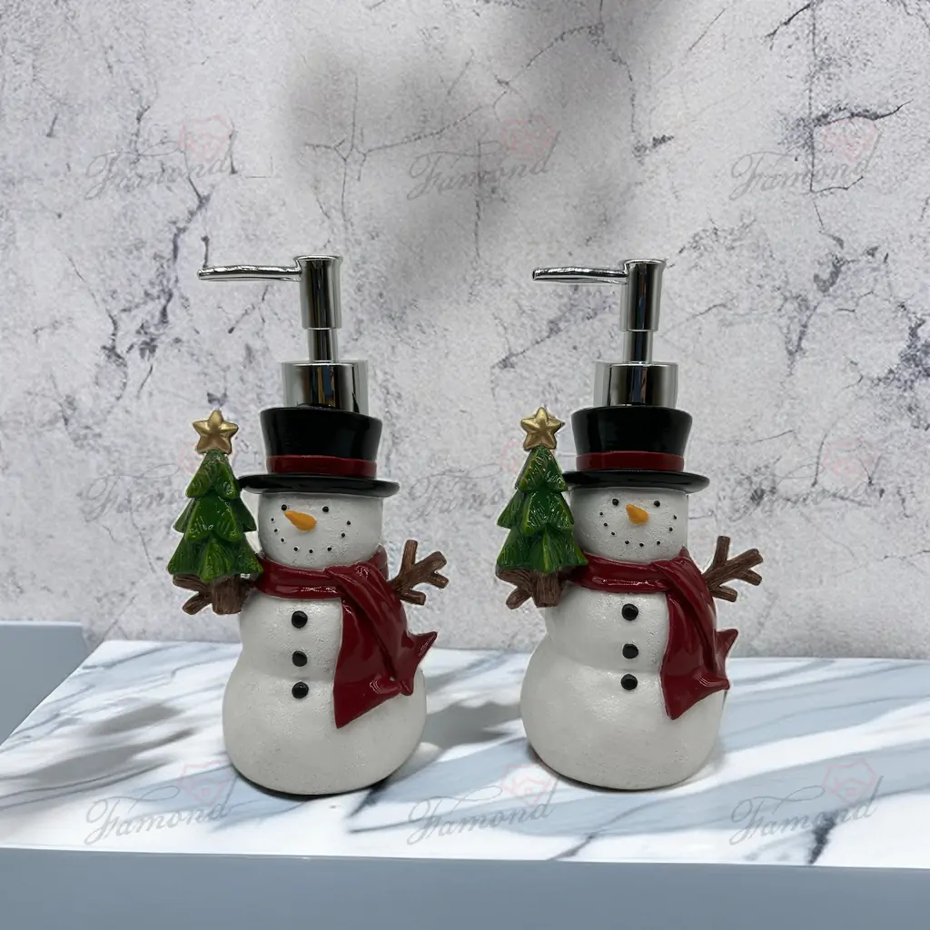 The Christmas Snowman Holds A Christmas Tree Lotion Bottle-Famond R&D Factory