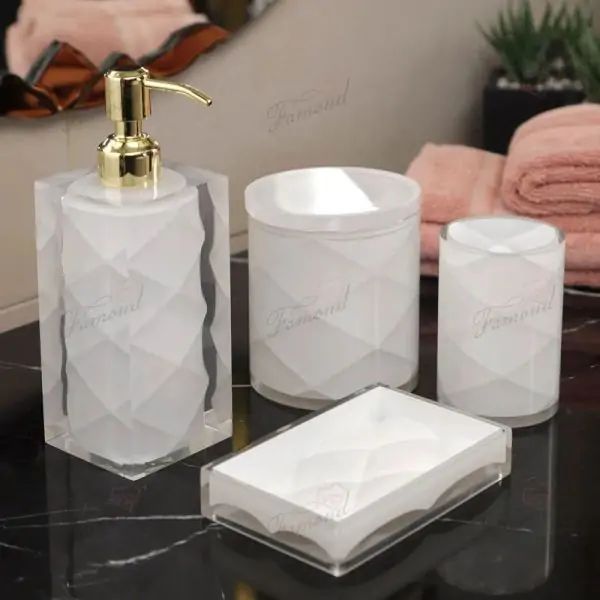 High Hransparent Convex Diamond-shaped Lattice Sprayed White Hotel Four-piece Square Bottle Cylindrical Cotton Tank-Famond R&D Factory