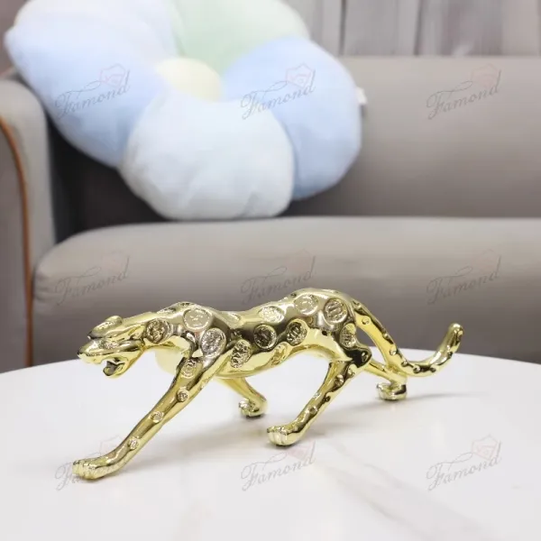 Dynamic Golden Cheetah Sculpture – Striking Metallic Hunting Predator Home Decor