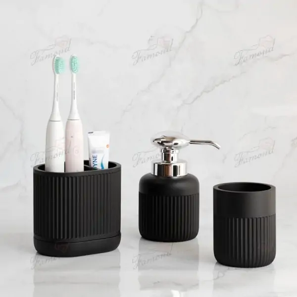 Black Vertical Striped Matte Black 4-Piece Bathroom Set Leakproof Toothbrush Holder with Soap Dish