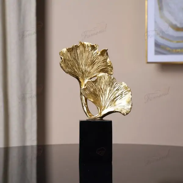 Golden Ginkgo Biloba Leaf Home Decoration Black Square Base Resin Handicraft Lucky Charm