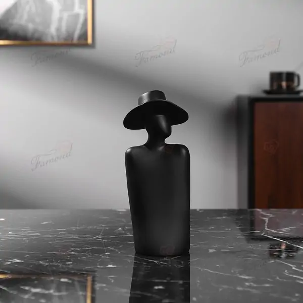 Home Decor Half-Figure with Hat Thoughtful Man Gazing Distance Unique Tabletop Decoration