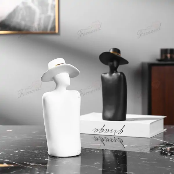 Home Decor Half-Figure with Hat Thoughtful Man Gazing Distance Unique Tabletop Decoration