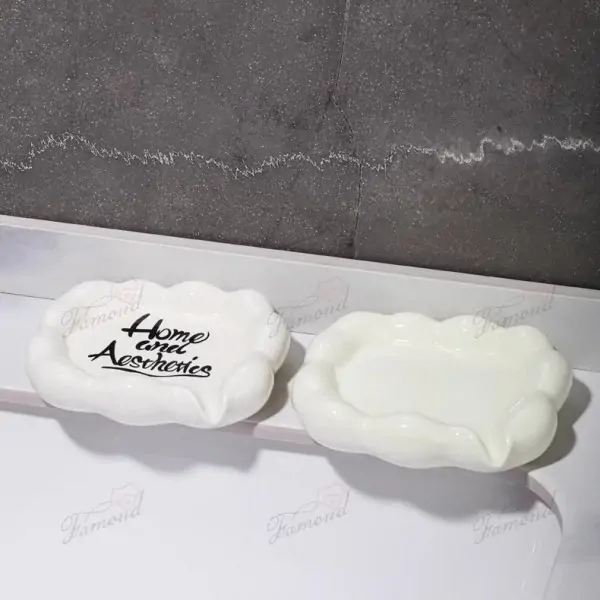 Cloud-Shaped Soap Dish with Drainage Slope Cute and Fresh Bathroom Accessory for Girls INS Style Decor