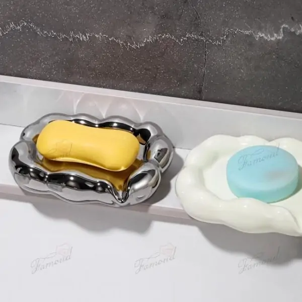 Cloud-Shaped Soap Dish with Drainage Slope Cute and Fresh Bathroom Accessory for Girls INS Style Decor