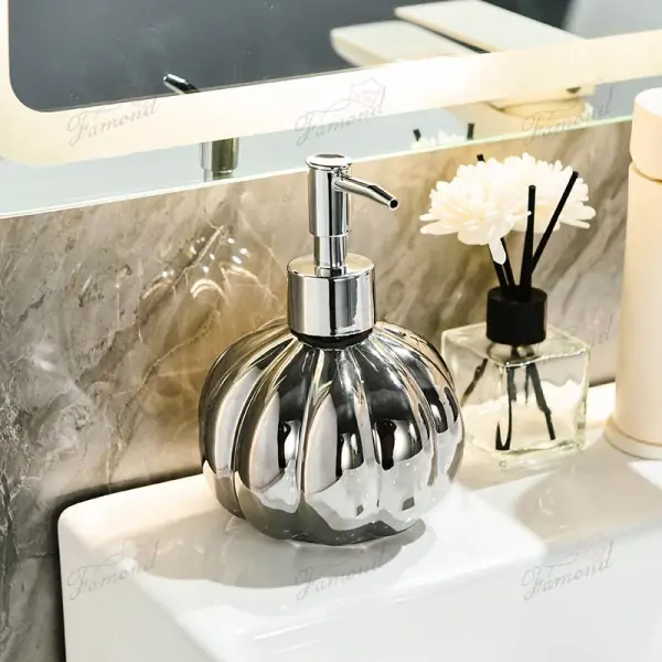 Pumpkin-Shaped Soap Dispenser - White Halloween and Everyday Design for Bathroom Decor